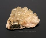 方解石 と 黄鉄鉱 (Calcite with Pyrite) 02