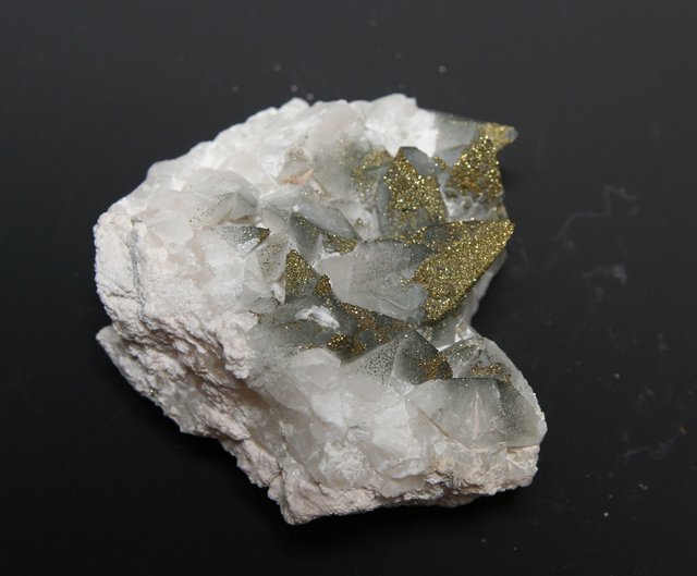 方解石と黄銅鉱03