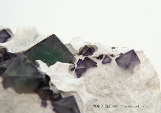 八面体蛍石原石 (フローライト)10 (Octahedron Fluorite)