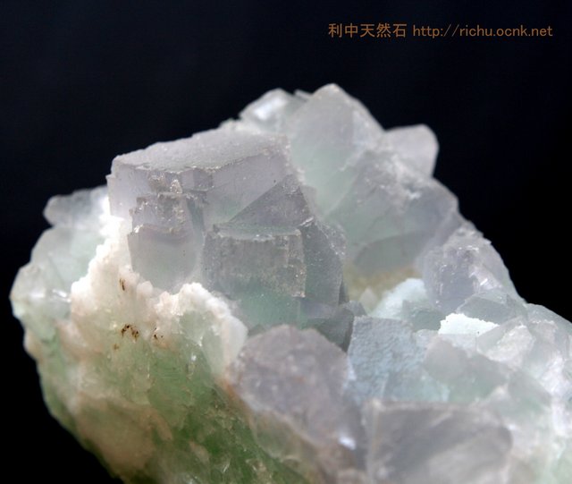 蛍石水晶共生 (light green fluorite)01 