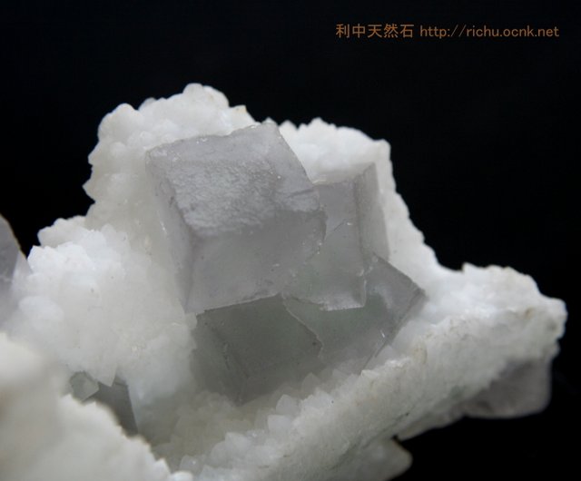 蛍石水晶共生 (light green fluorite)08 
