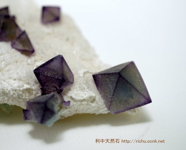 八面体蛍石原石 (フローライト)34 (Octahedron Fluorite)