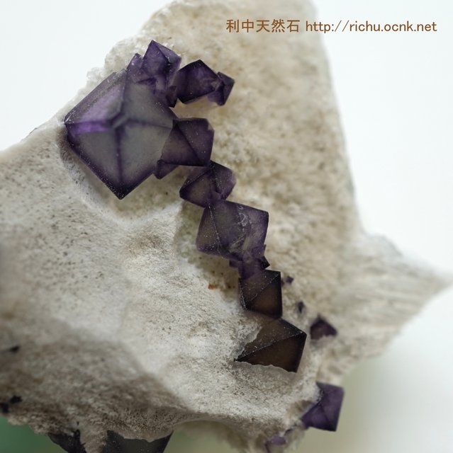 八面体蛍石原石 (フローライト)40 (Octahedron Fluorite)