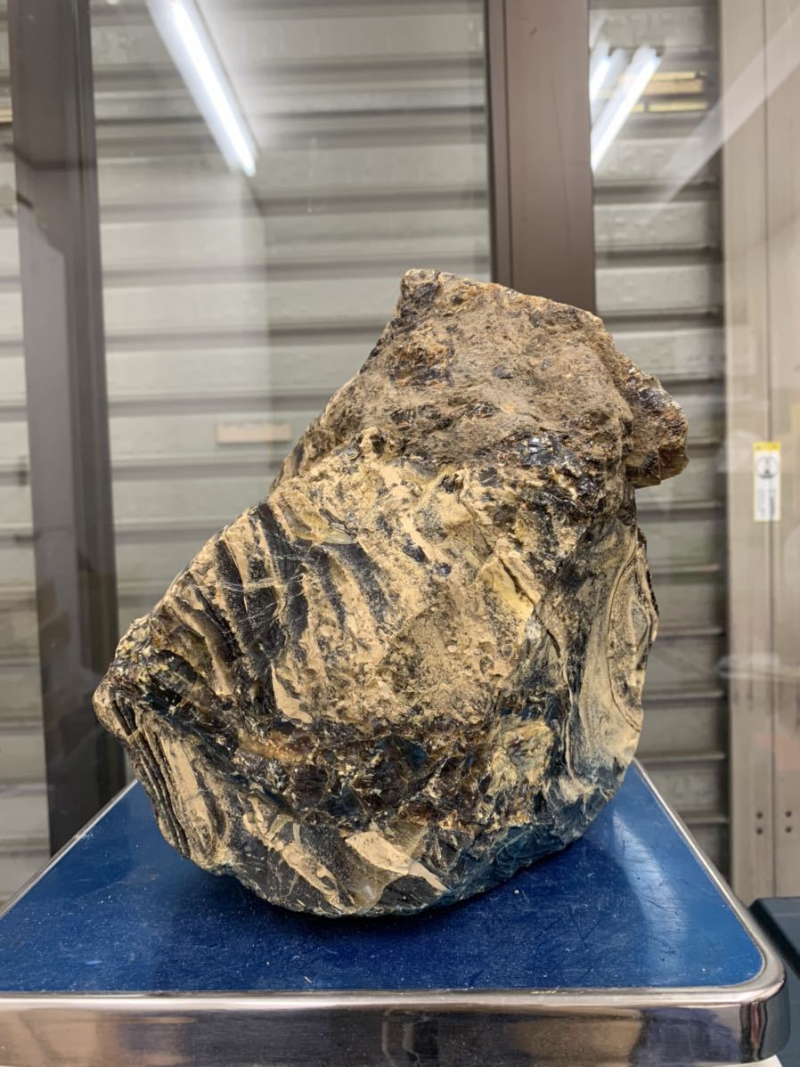 スマトラ産特大琥珀原石(ブルーアンバー)未処理 利中天然石